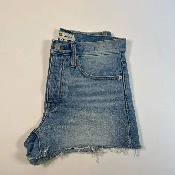 Madewell Relaxed Denim Button Fly Shorts, MD739 - Picture 3 of 5